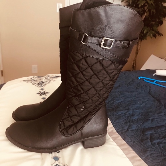 Boots - Picture 7 of 7